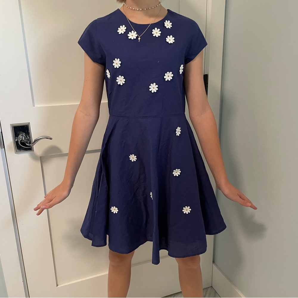 Boutique Z Navy Blue Dress with White Daisies Size 12-14 Years